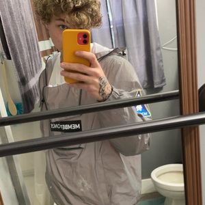 Meet your Posher, Charles